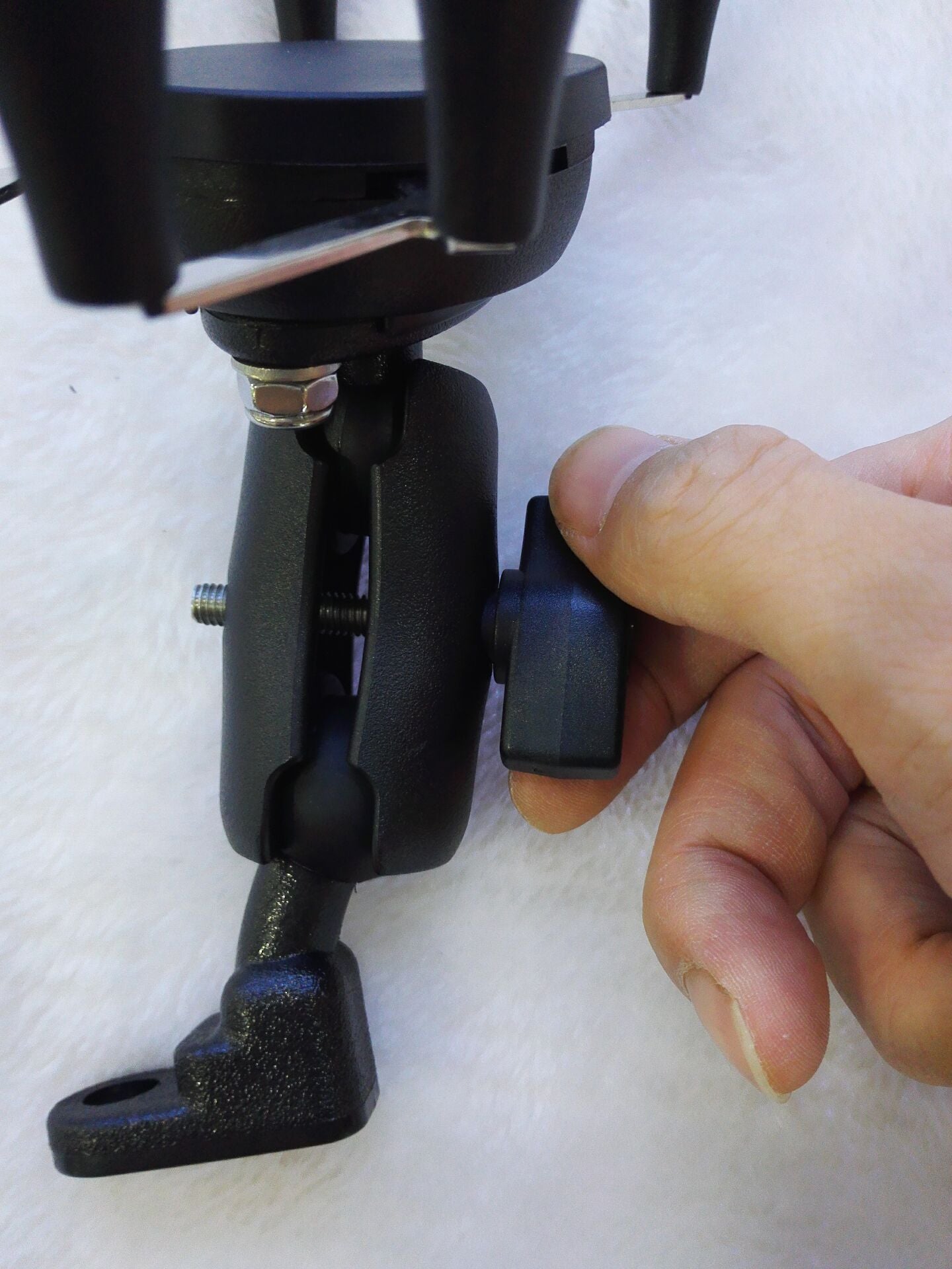 Universal Anti-Theft Phone Holder for all vehicles